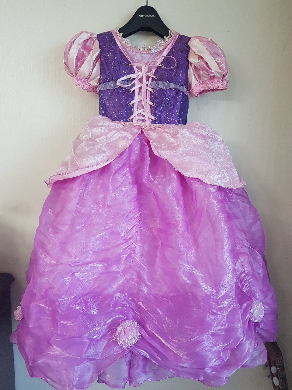 디즈니 라푼젤 공주 드레스, 긴 땋은머리