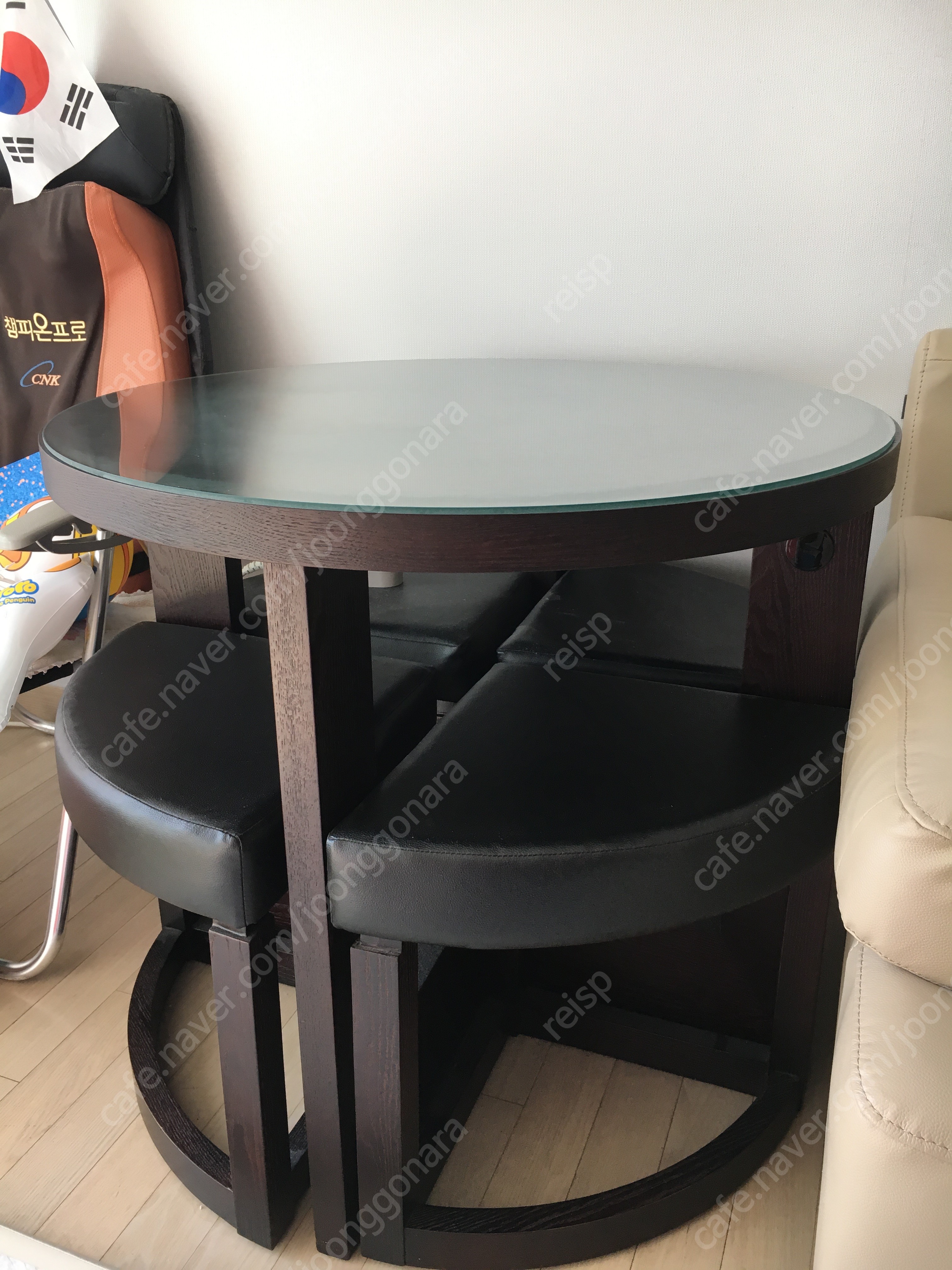 일룸 원탁테이블+의자4
