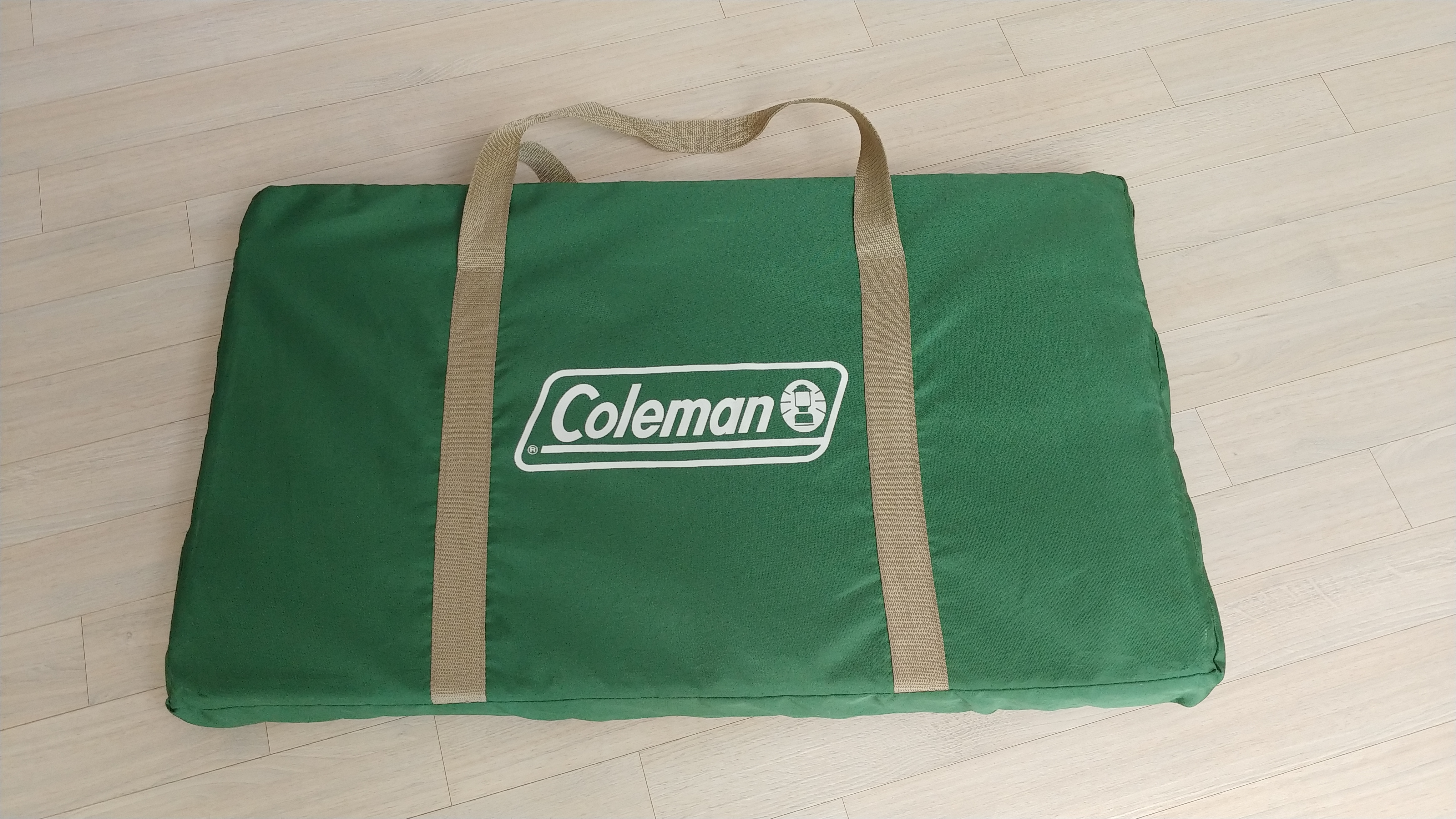 콜맨 키친테이블 4만원--2