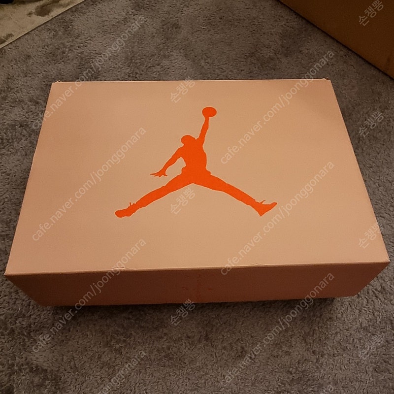 에어조던6 트래비스 스캇(Jordan 6 Travis Scott Retro) 270size 택포 50만원에 판매합니다.