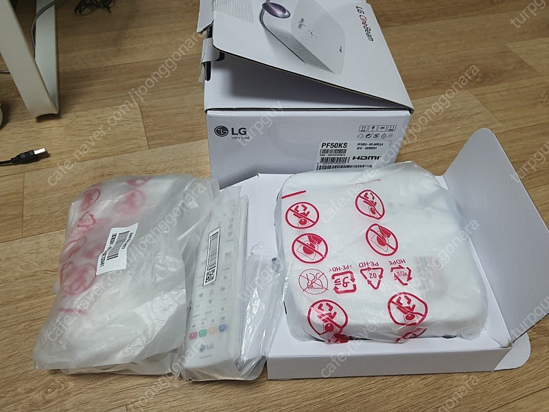 lg 미니 빔 프로젝터 pf50ks 3월구매한 준 신품급 (박스풀) 44만원