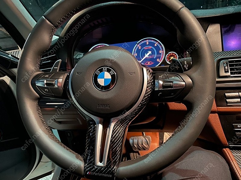 BMW f10 5시리즈 m핸들 판매합니다.