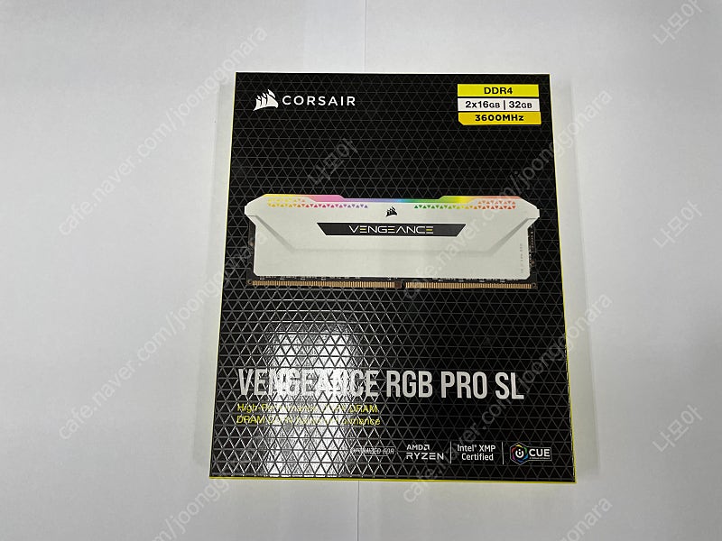 커세어 벤젠스 프로 (Corsair Vengeance Pro) SL 32GB 판매합니다