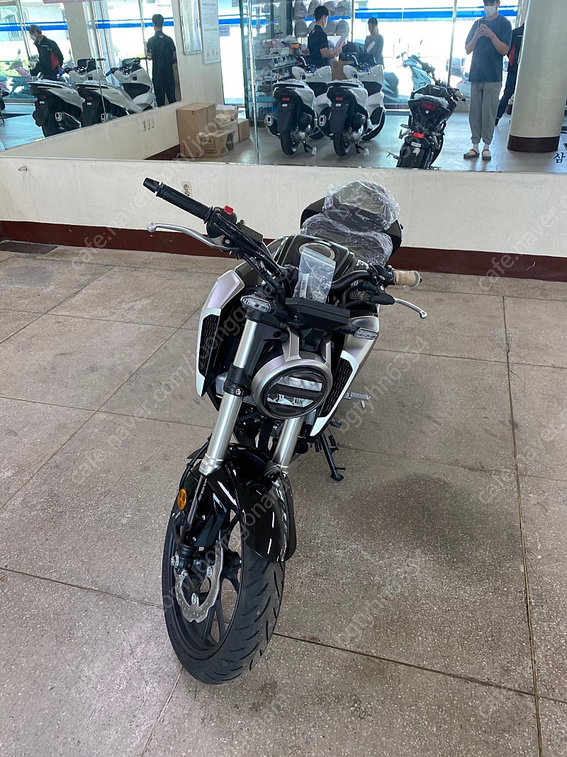 혼다cb125r 50km탄 신차