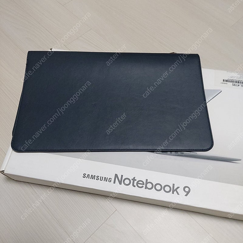 삼성 울트라북 노트북 NT900X5L-K78S 시리즈9 B급 팝니다. i7 / 8G / 256G/ 윈도우 포함