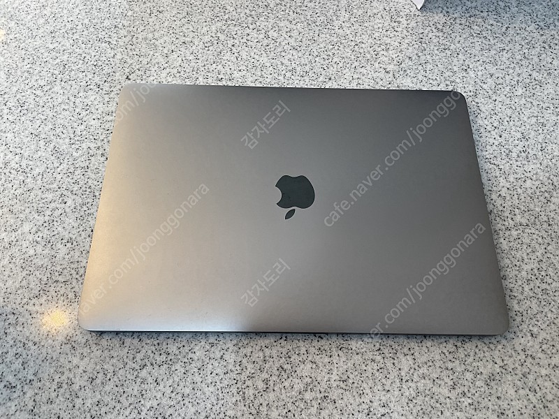 MacBook Pro 2017 13인치 논터치바 256GB 팝니다.