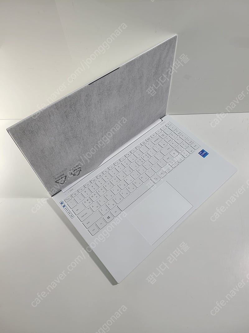 [판매]삼성전자 갤럭시북 이온2 NT950XDA-K78AW 단순개봉 판매합니다.