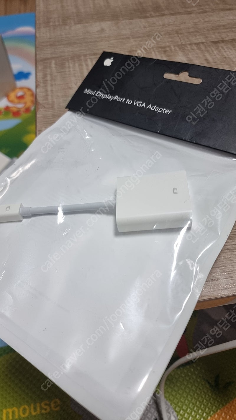 Apple Mini DisplayPort to VGA Adapter(MB572FE/A) 팝니다.