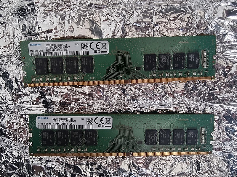 삼성 DDR4 PC4-2400T 16GB 2장 팝니다.