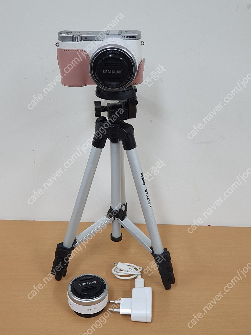 삼성전자 미러리스 카메라 NX3000 렌즈2개, 삼각대, 메모리 구성