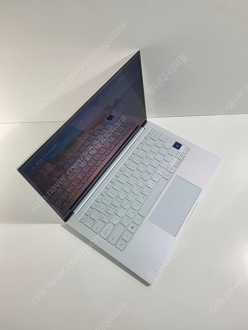 [판매]삼성전자 갤럭시북 이온 NT930XCJ-K58 중고노트북 싸게판매합니다.