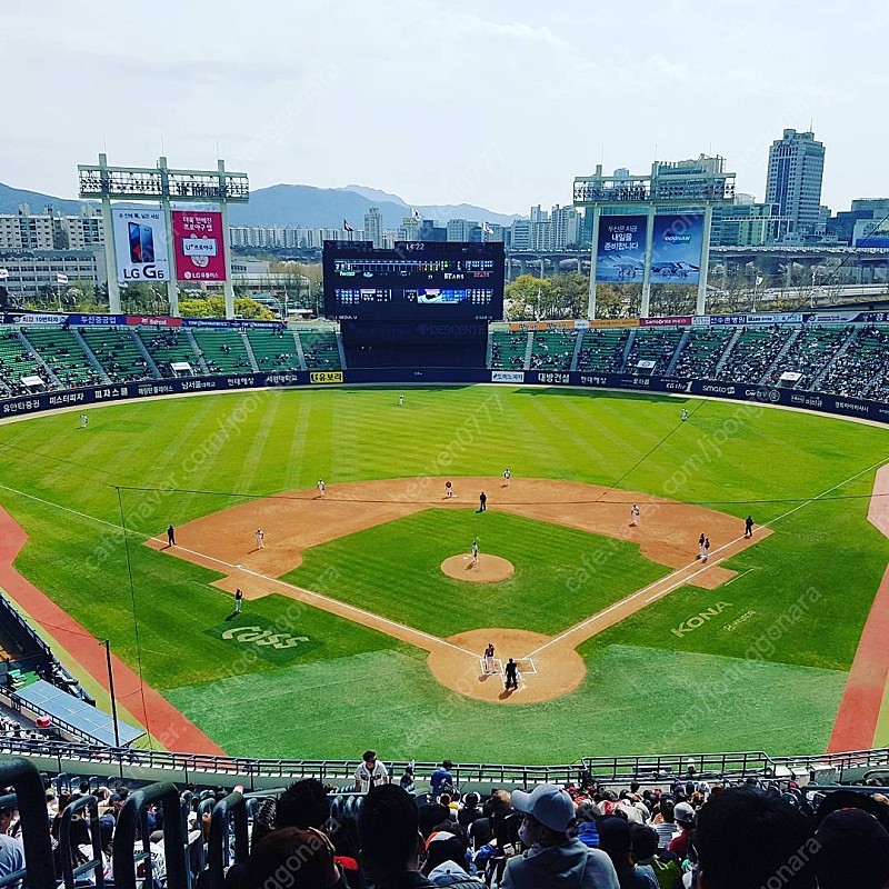 13일 일요일 두산 엘지(LG) 3루 네이비 2연석 판매,팝니다(잠실야구장)