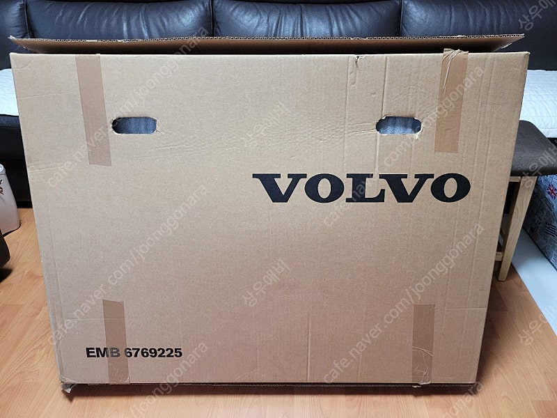 Volvo XC60 RD T8 조수석 도어 내부 패널(탈거품)