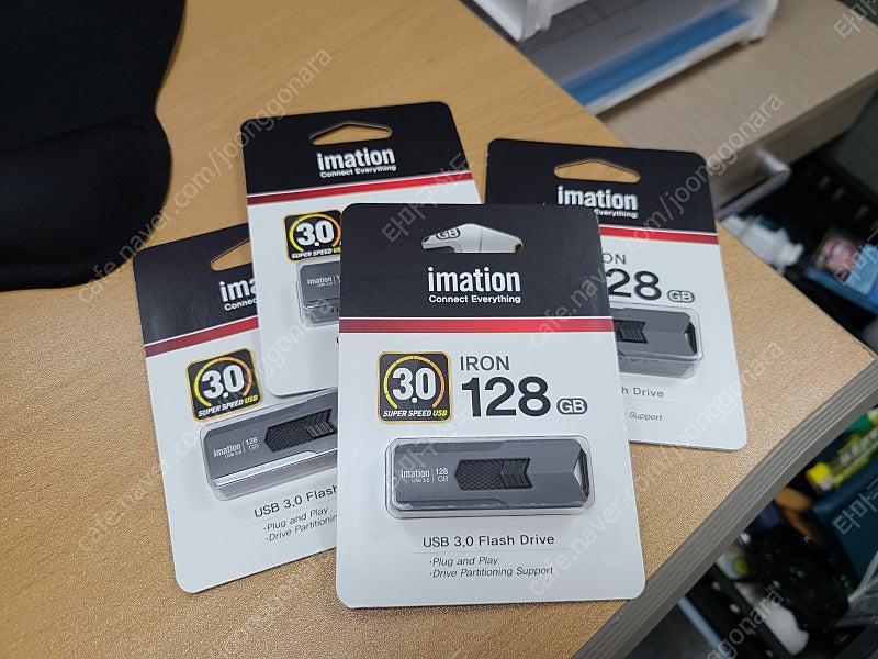 imation 아이언 USB 3.0 128GB 미개봉품 4개 팝니다.
