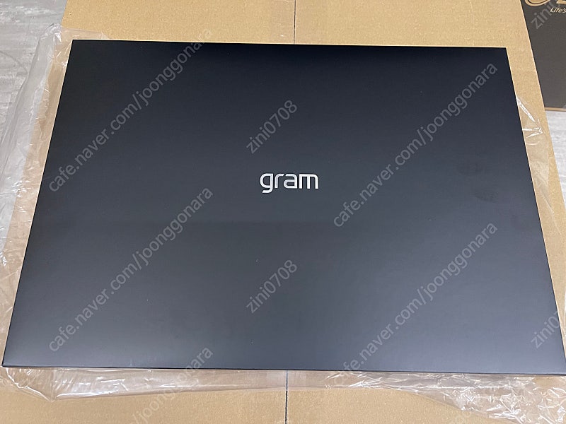 2021 LG 그램 17인치 i7 ram 8GB SSD256GB(+256GB 총 512GB) 156만원에 팝니다.