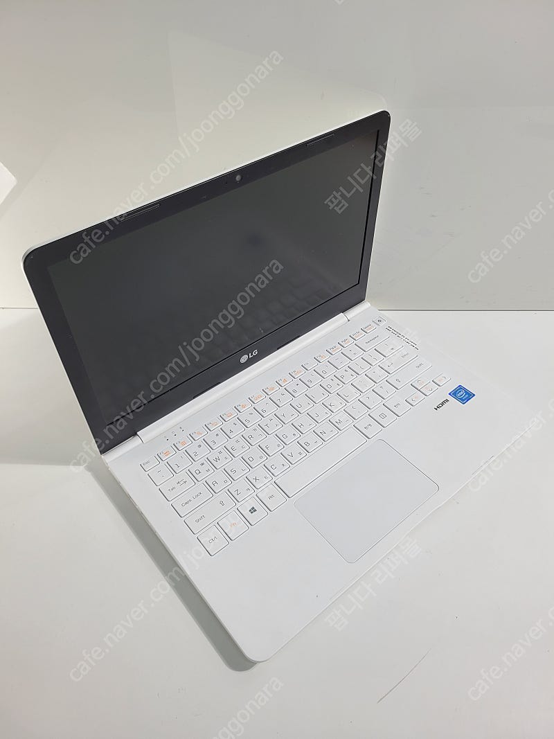 [판매]LG전자 울트라PC 13U360-EU2TK 셀러론/8GB/256GB 팝니다.