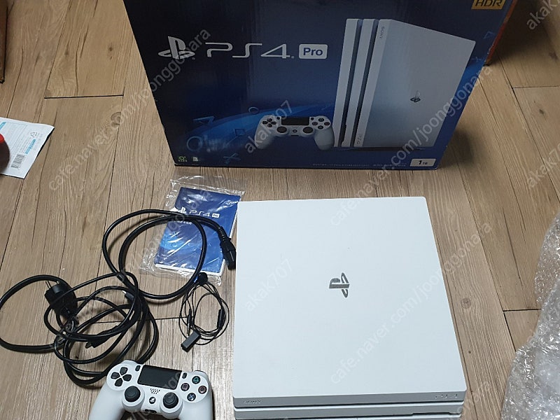 ps4 pro 7117 화이트팝니다