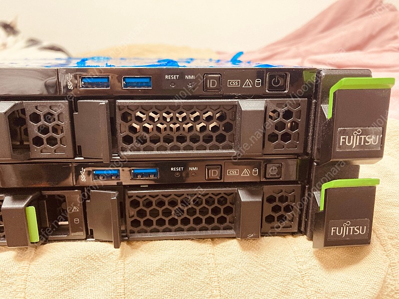 후지쯔 서버, Fujitsu PRIMERGY RX100 S8 1U rack server