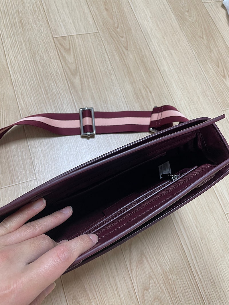 찰스앤키스 가방 판매합니다--2