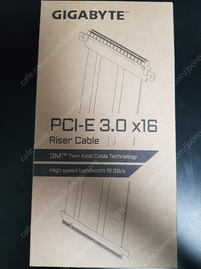 기가바이트 PCI-E 3.0 x16 라이저 케이블 팝니다.