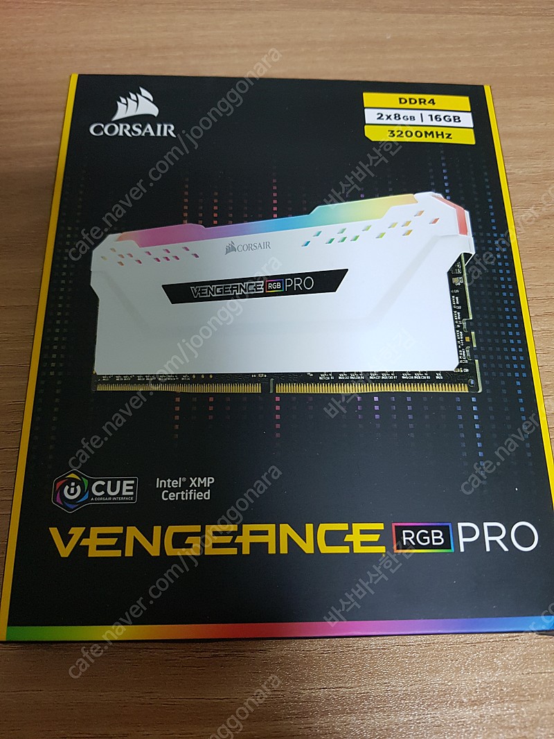 CORSAIR DDR4-3200 CL16 VENGEANCE PRO RGB WHITE 패키지 (16GB(8Gx2)) 커세어 램