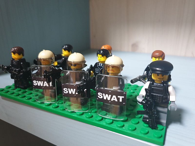 정품)레고 커스텀 경찰 피규어 판매