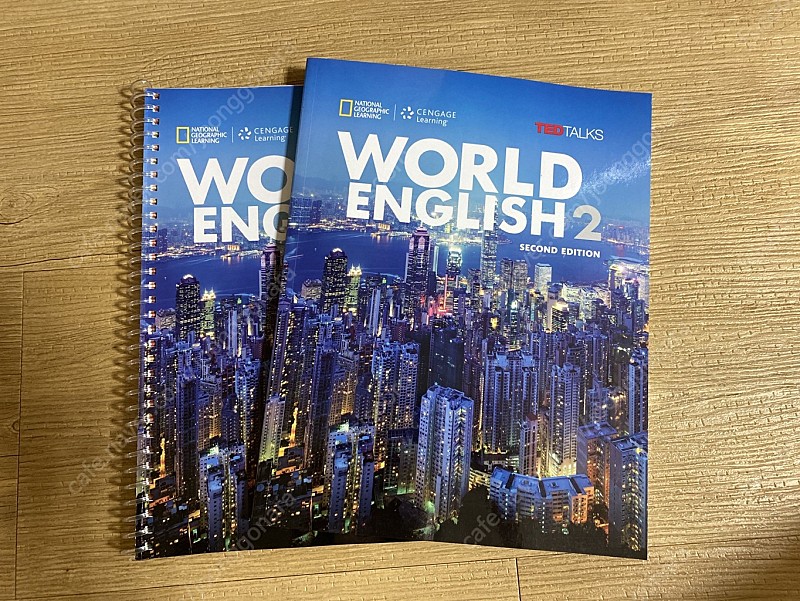 World English 2 새책1, 스프링제본1 12,000원
