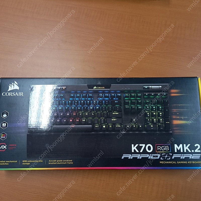 커세어 K70 RGB MK.2 은축 판매합니다.