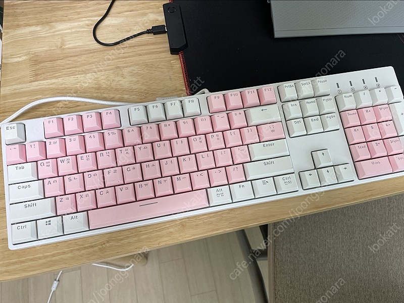 앱코 K3000 화이트 핑크 키보드 팝니다!