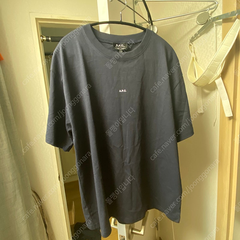 아페쎄 APC 스몰로고 반팔 네이비 L 9만원(택포)