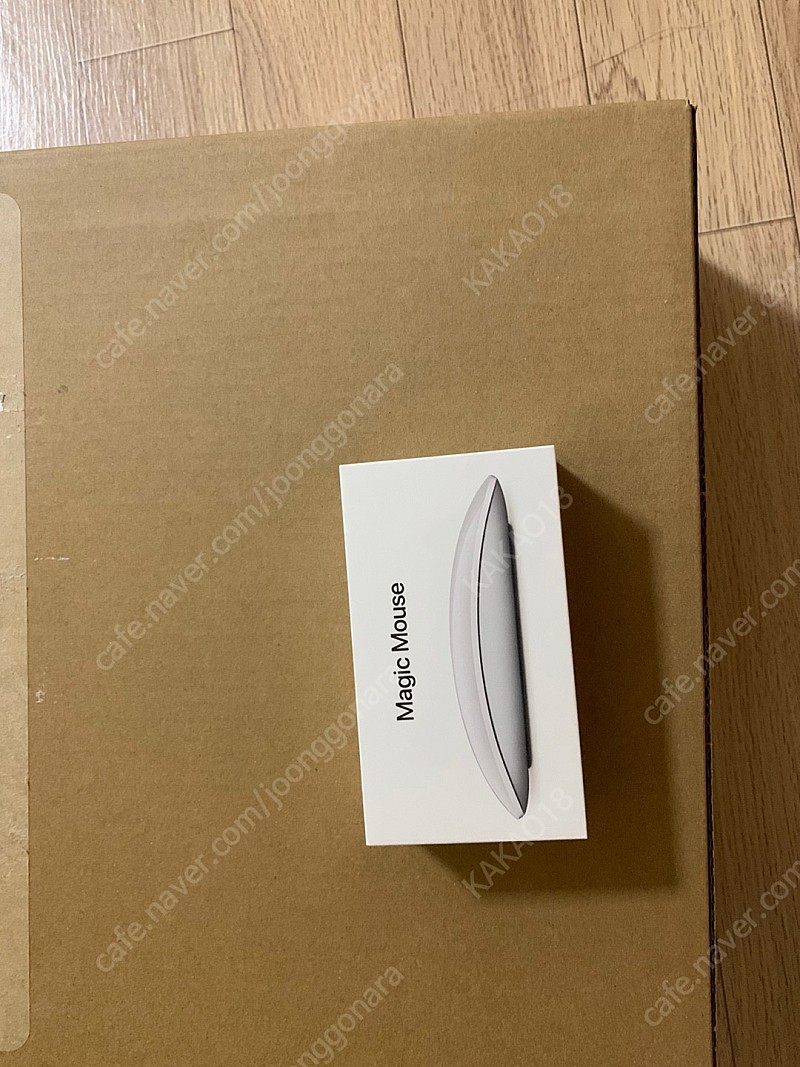 Apple 맥북 프로 13형 2020년형 M1 512G 스페이스 그레이 미개봉 매직마우스포함 팝니다.