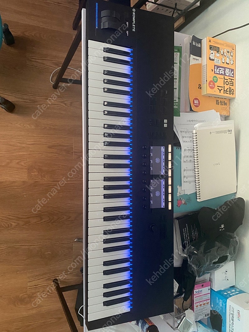 komplete kontrol s61 mk2 판매합니다