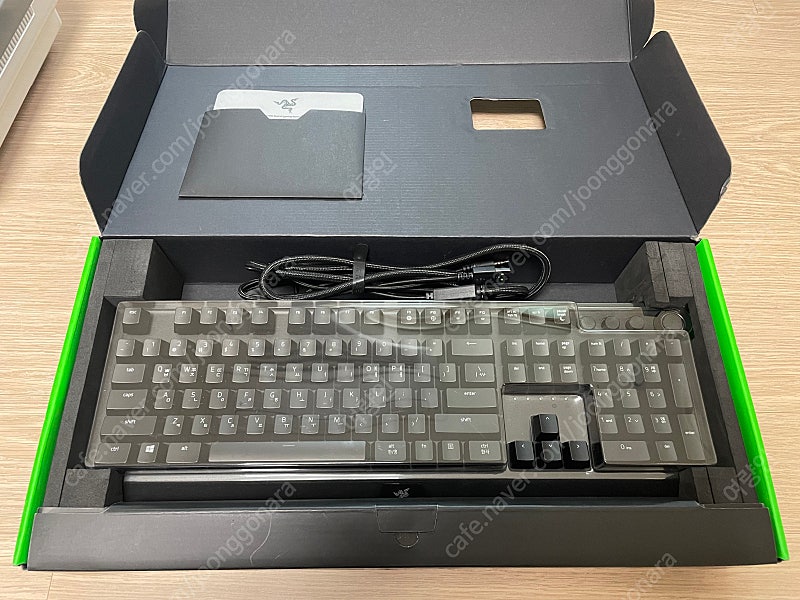 RAZER BLACKWIDOW ELITE (Green switches) 판매 합니다