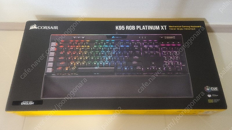 (미개봉 새제품) 커세어 K95 RGB PLATINUM XT 갈축 키보드 판매합니다.