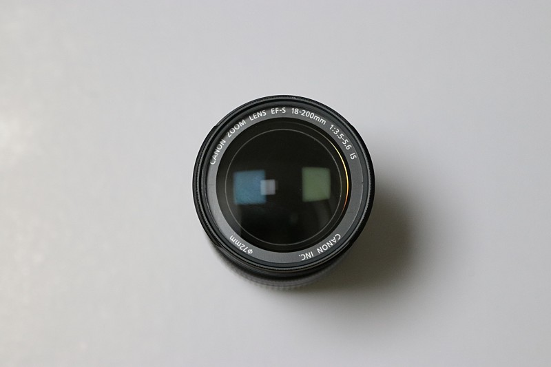 캐논 (EF-S 18~200mm f3 5-5.6 ls) 렌즈 팝니다