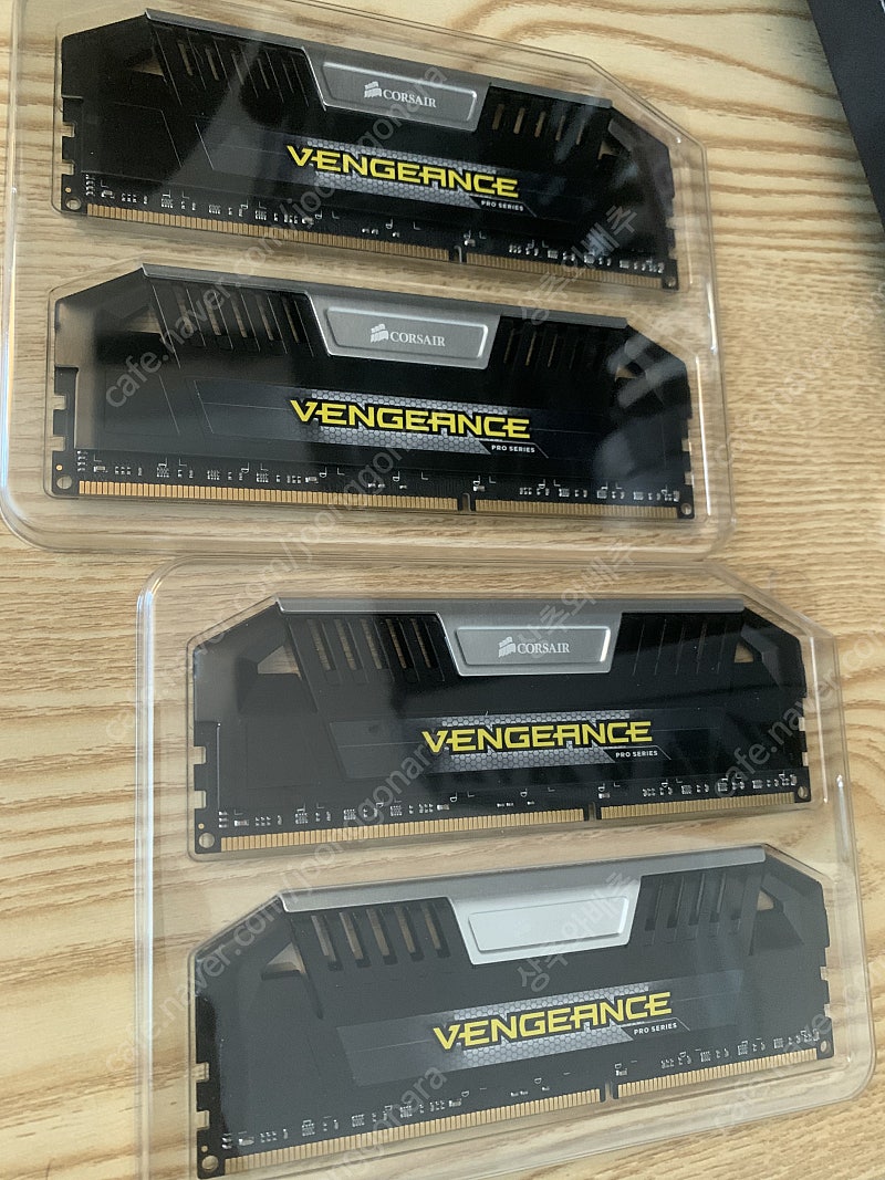 ddr3 8gx4쿼드킷벤젠스