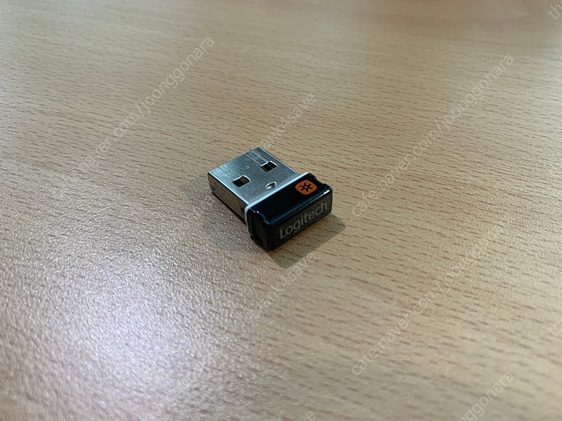유니파잉 리시버[1만 반값택배 운포] / 베이스어스 USB C 타입 허브 팝니다. (아이패드 프로 용)