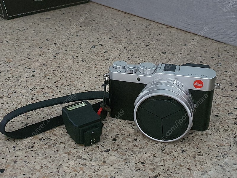 Leica 라이카 D-LUX7 디룩스7 실버 판매합니다.