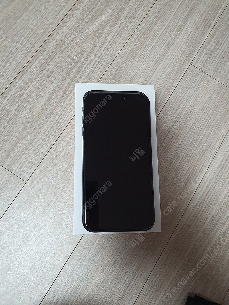 아이폰 XR 64G 블랙(외관 생활기스 거의 없음) / 풀박스