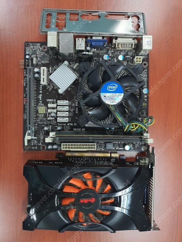 i5-3330 ( CPU ) , ECS H61 ( 메인보드 ) , 4G ( 램 ) , GTX 550TI 1G (그래픽) 팝니다