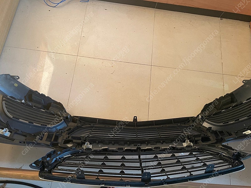 벤츠 앞범퍼 + 엠블렘 판매(벤츠c클래스 w205)