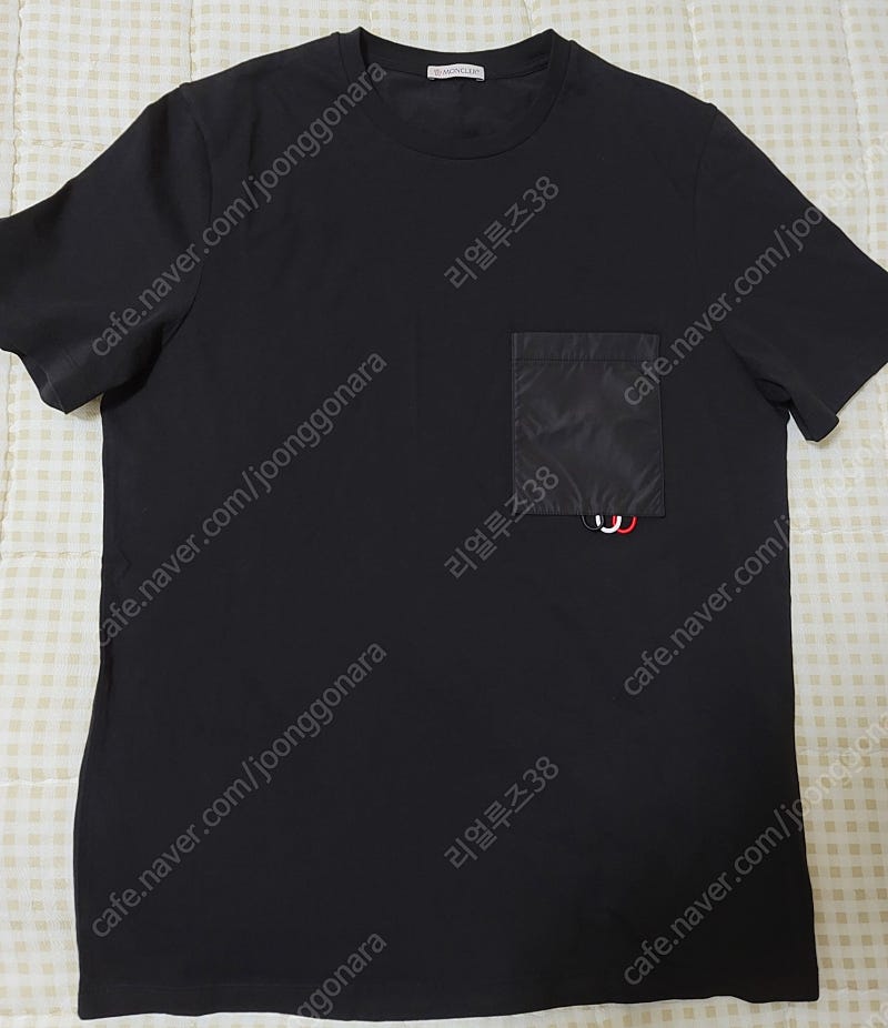 [정품] 몽클레어 / 포켓 고리 반팔 티셔츠 블랙 S 사이즈 새제품 팝니다.