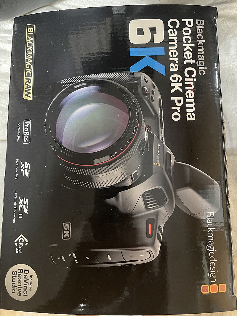 블랙매직(blackmagic pocket cinema 6k pro)팝니다(완전 새것)