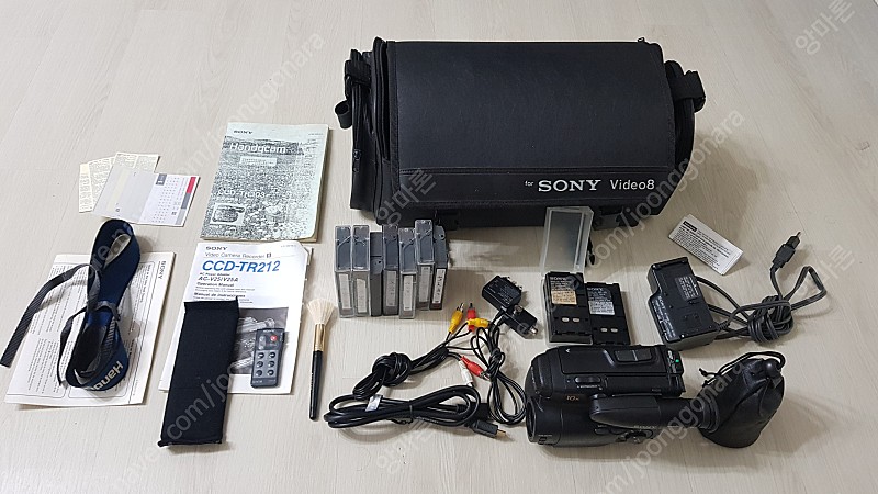 소니 핸디캠 비디오8 캠코더 CCD-TR212