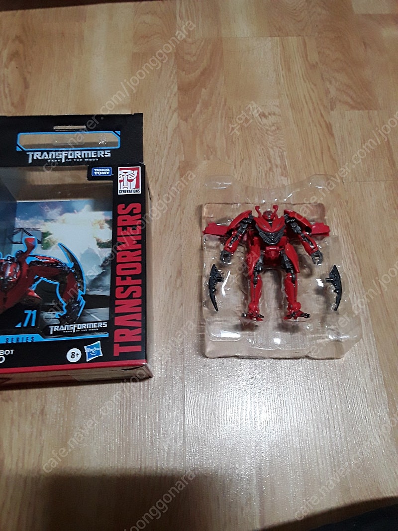 새것같은 트랜스포머 스튜디오 시리즈 1편 범블비,3편 디노,3편 사운드 웨이브 팝니다.--1