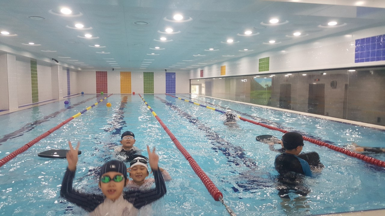 에이젯 수영장 이미지