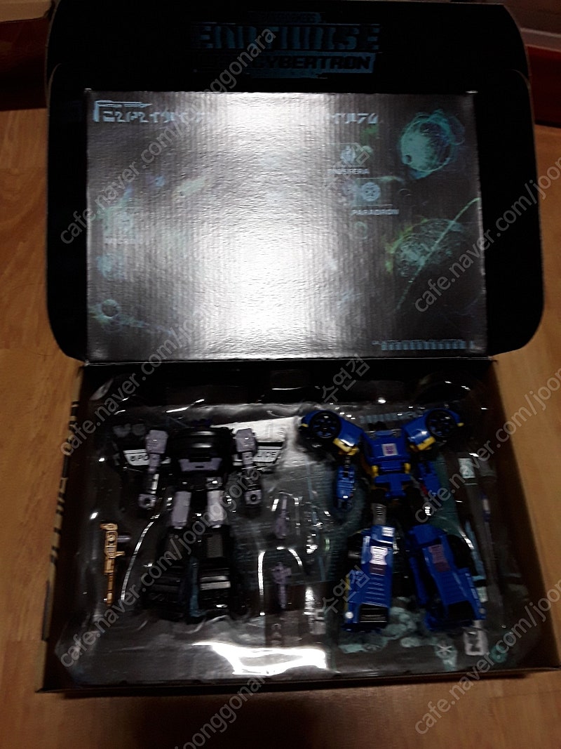 새것같은 트랜스포머 스튜디오 시리즈 1편 범블비,3편 디노,3편 사운드 웨이브 팝니다.--2