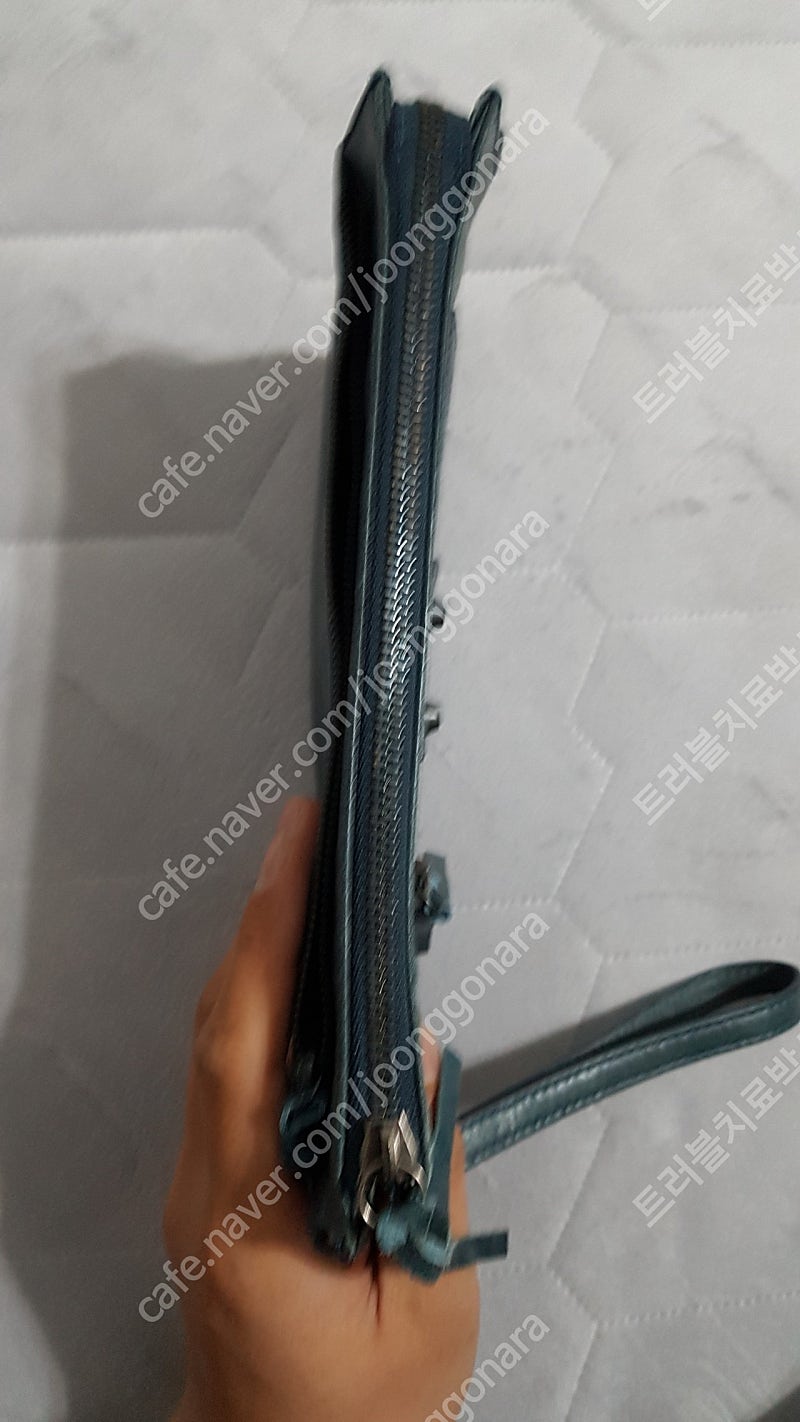 정품 발렌시아가 모터 클러치백--9