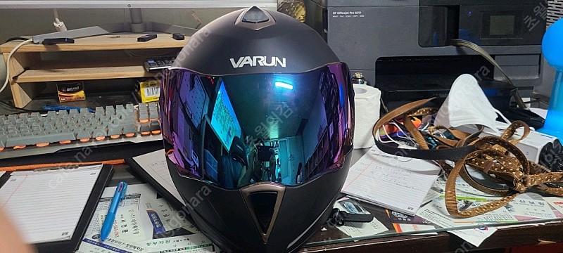 바룬 오토바이 헬멧 팝니다 스크린 도 바꺼 놨어요 실사용 1회