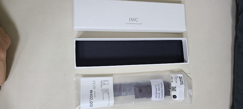 IWC 정품 스트랩 악어가죽 시계줄 (20mm폭) 새상품 풀박싱 판매